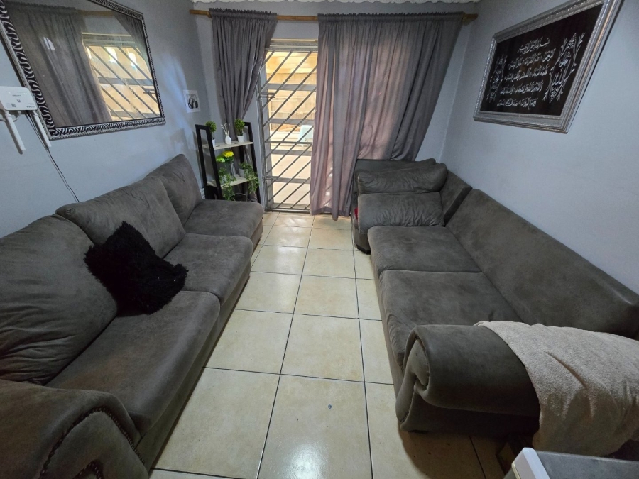 3 Bedroom Property for Sale in Lentegeur Western Cape